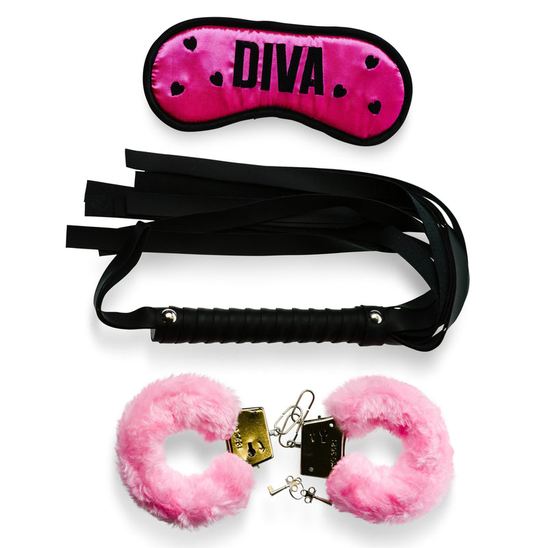 Get kinky like the diva you are with this luxurious Diva Bondage Kit! Playfully erotic, this kit has all you need for a flirty play session. Perfect for beginners!  Includes a padded Satin blindfold, Faux-Fur lined metal locking handcuffs with 2 keys, and a PVC mini flogger. Take a walk on the wild side with this fun kit!